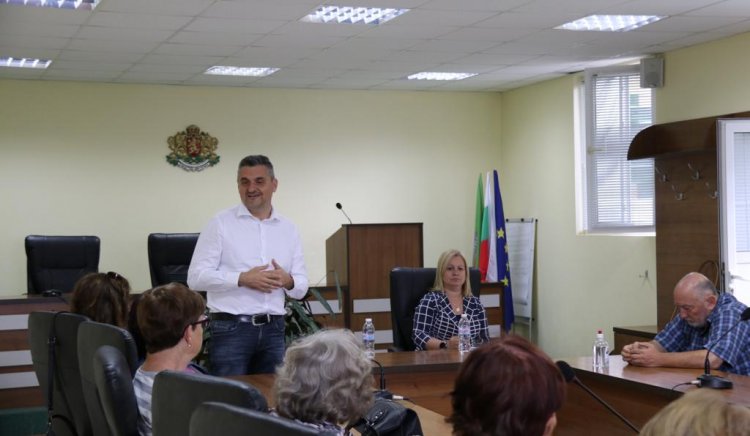 Кирил Добрев в Антоново: Трябва да строим мостове към различни групи от обществото